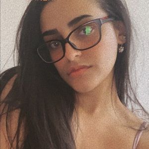 Meet your Posher, Karemah